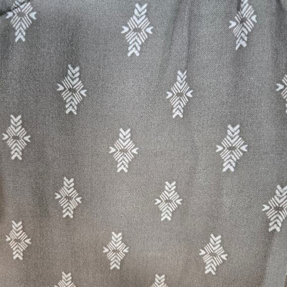 Mudd Women's Boho Top. Size Medium. Green And Cream Color. - Picture 6 of 10